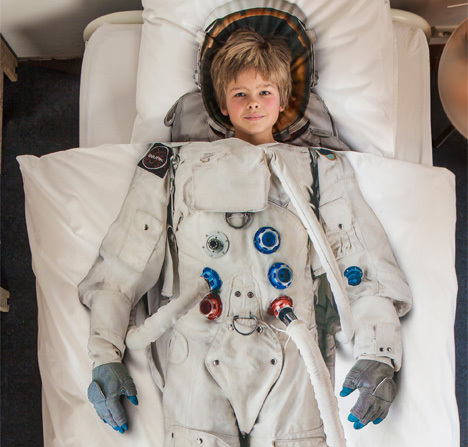 make-believe-astronaut-bedding (2)
