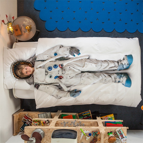 snurk-astronaut-bedding
